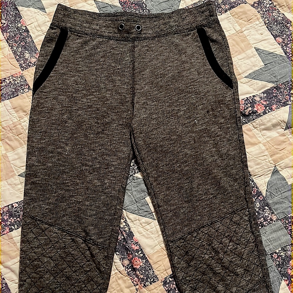 No Boundaries joggers. Size: s/ch (3-5). Color: heather gray.